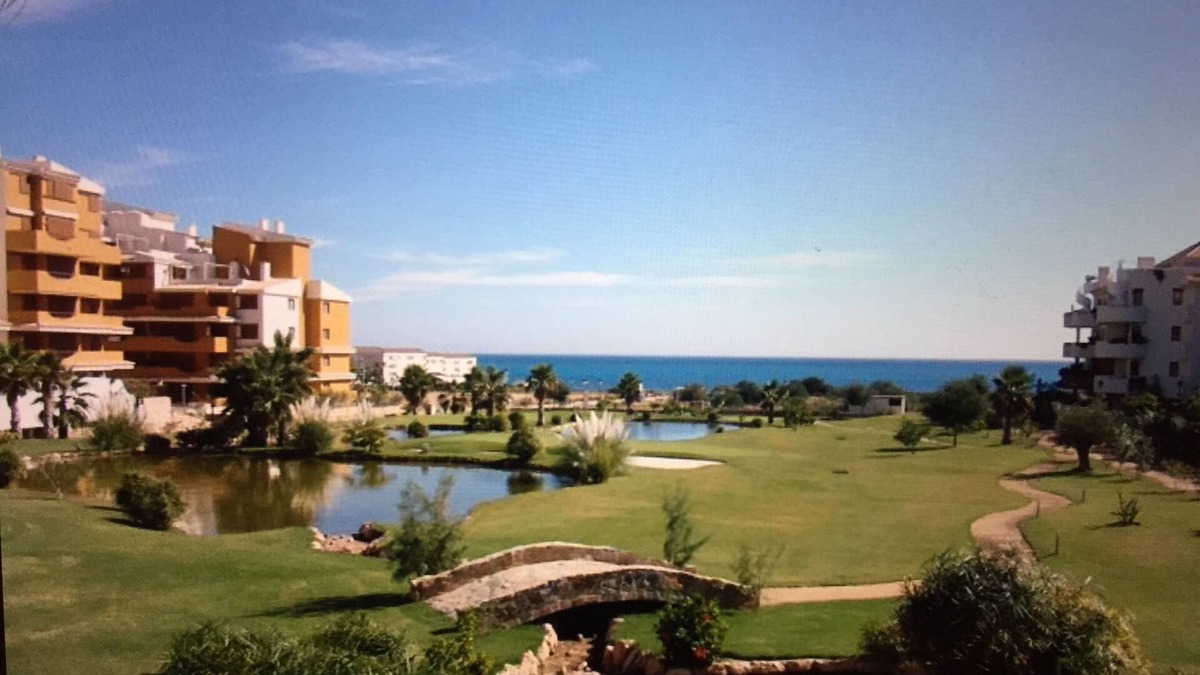 Punta Prima Apartment | Torrevieja punta Prima.2 bedrooms.2 bathrooms. Large terrace overlooking the golf course.for 4pers.