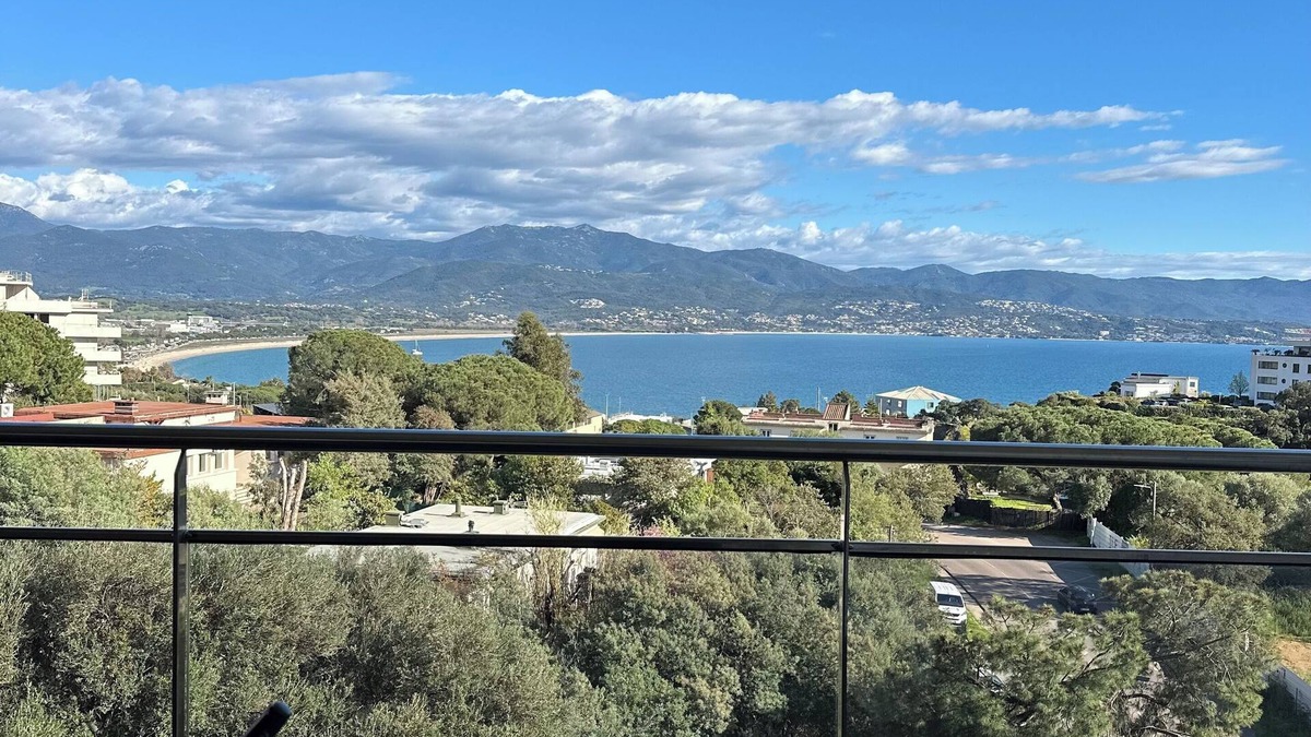 Le Ricanto Apartment | Torriciola location Genovese apartment sea view