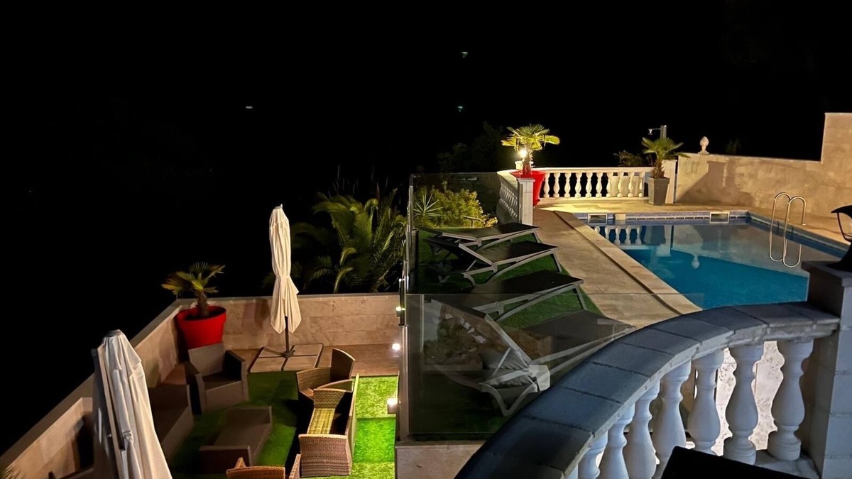 Canyelles Villa | Tossa, exceptional villa, 2 apartments, private heated pool, sea view, air-conditioned
