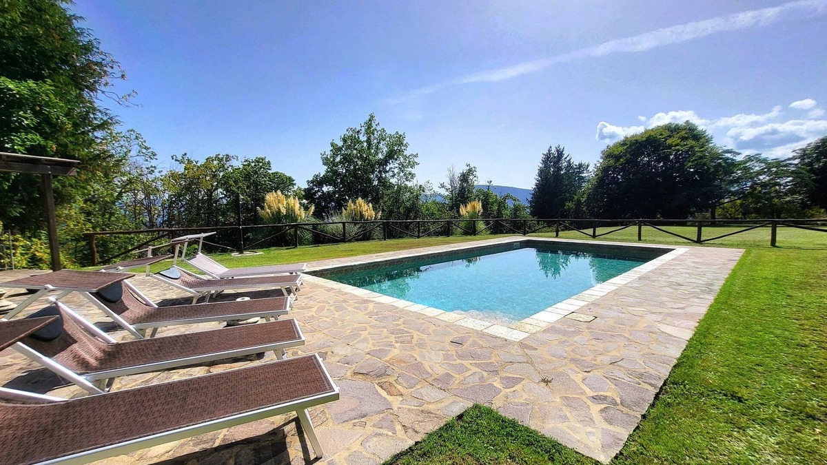 Barga Villa | Totally private cottage with own pool, amazing views and close to Barga! WIFI