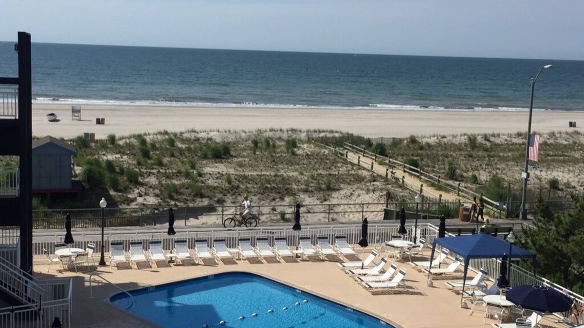 Ventnor City Condo | Totally renovated Oceanfront Condo 5 minutes from Atlantic City Casinos