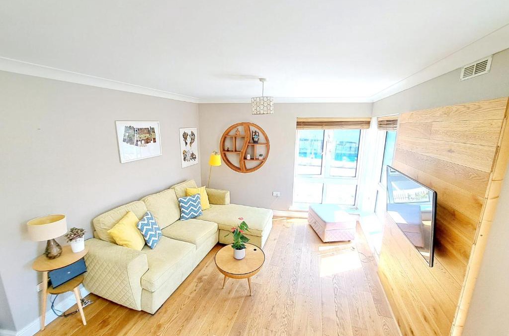 Northumberland Park Apartment | Tottenham Spur Hideaway
