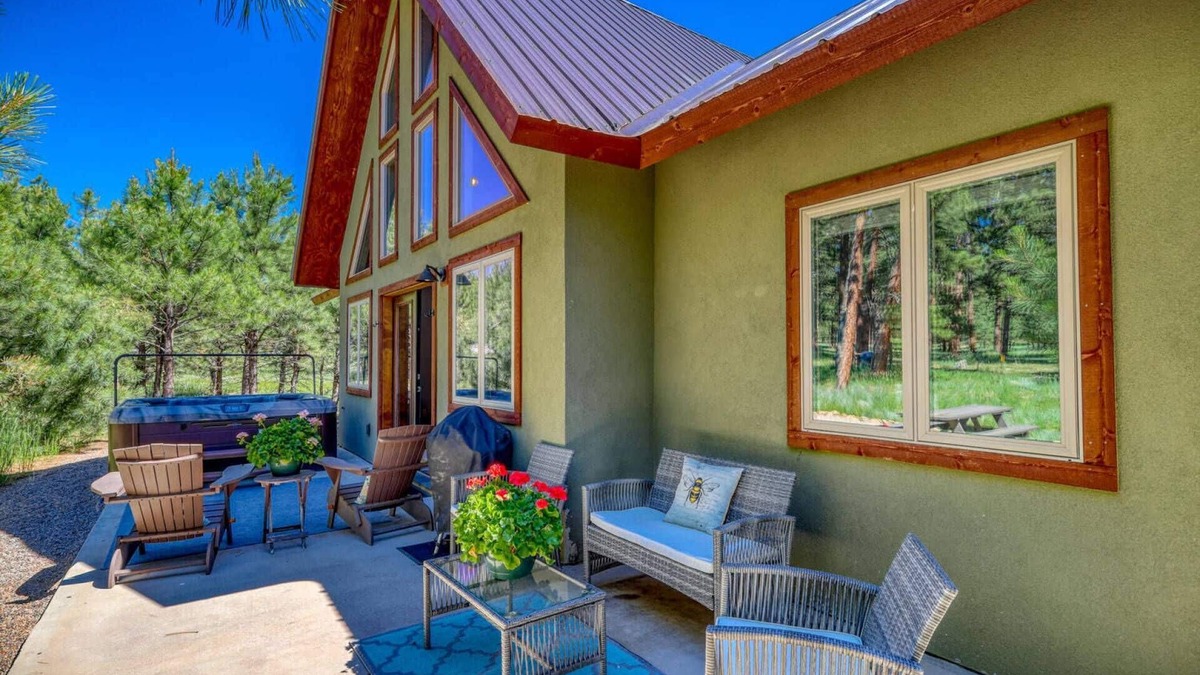 Pagosa Highlands House | Touch of Green: Pet-Friendly, Hot Tub, Garage, Games, Weber Charcoal Grill and Views of Hatcher Lake