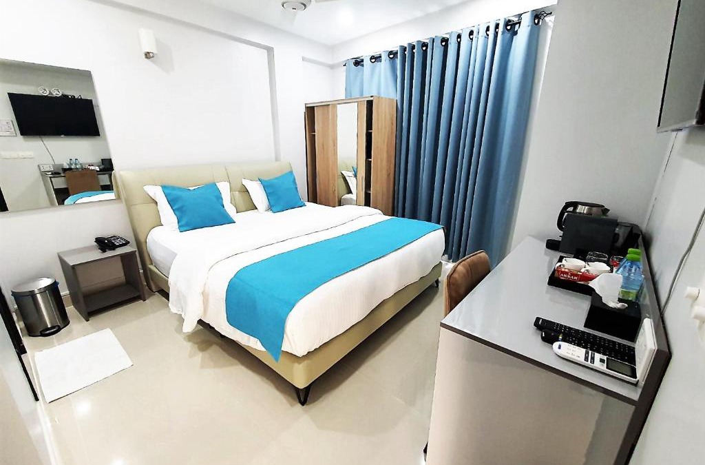 Male House | Tour Inn