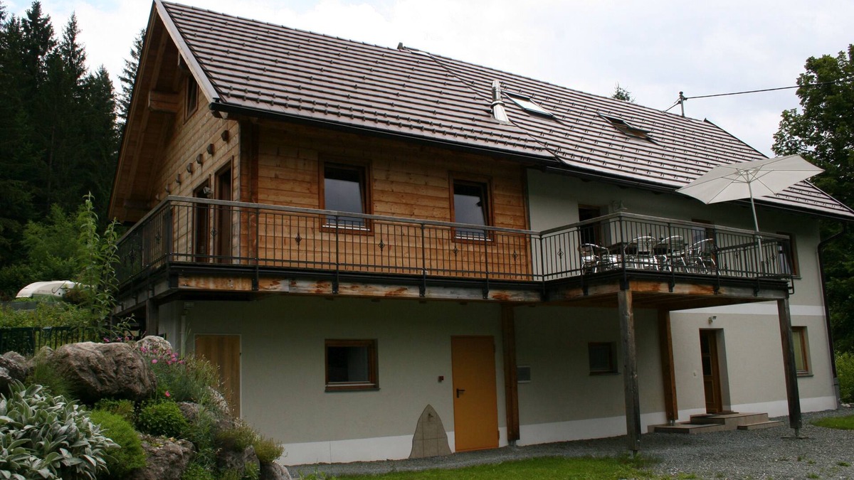 Presseggen Apartment | Tour of the Pfeiferhaus https:/cdn10.3dswissmedia.com/360/hauspfeifer/