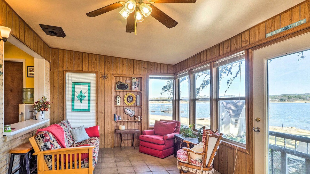 Tow House | Tow Retreat on Lake Buchanan w/Dock & Kayaks!