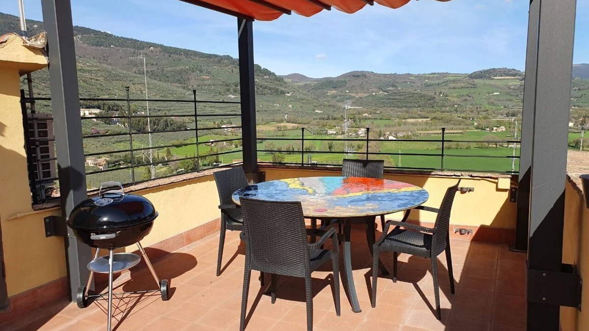 Spello Apartment | Tower house with panoramic terrace