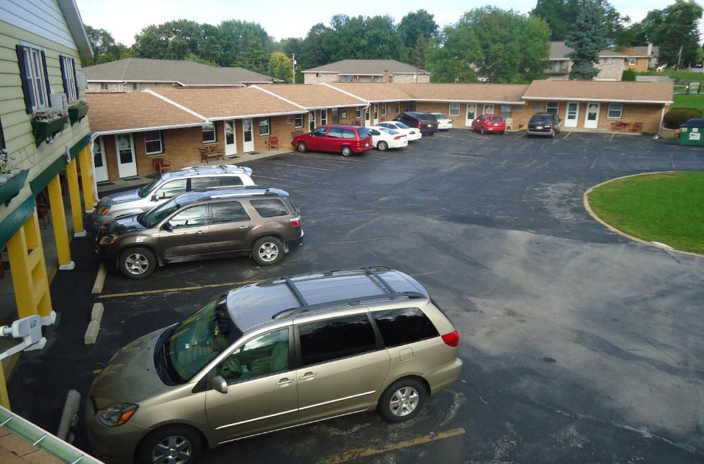Green Bay Hotel | Tower Motel