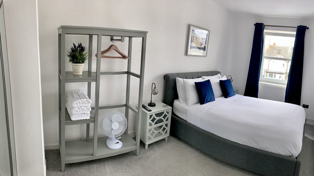 Porthcawl Apartment | Town Centre, Very Close to Sea & Restaurants. X2 King Size Beds