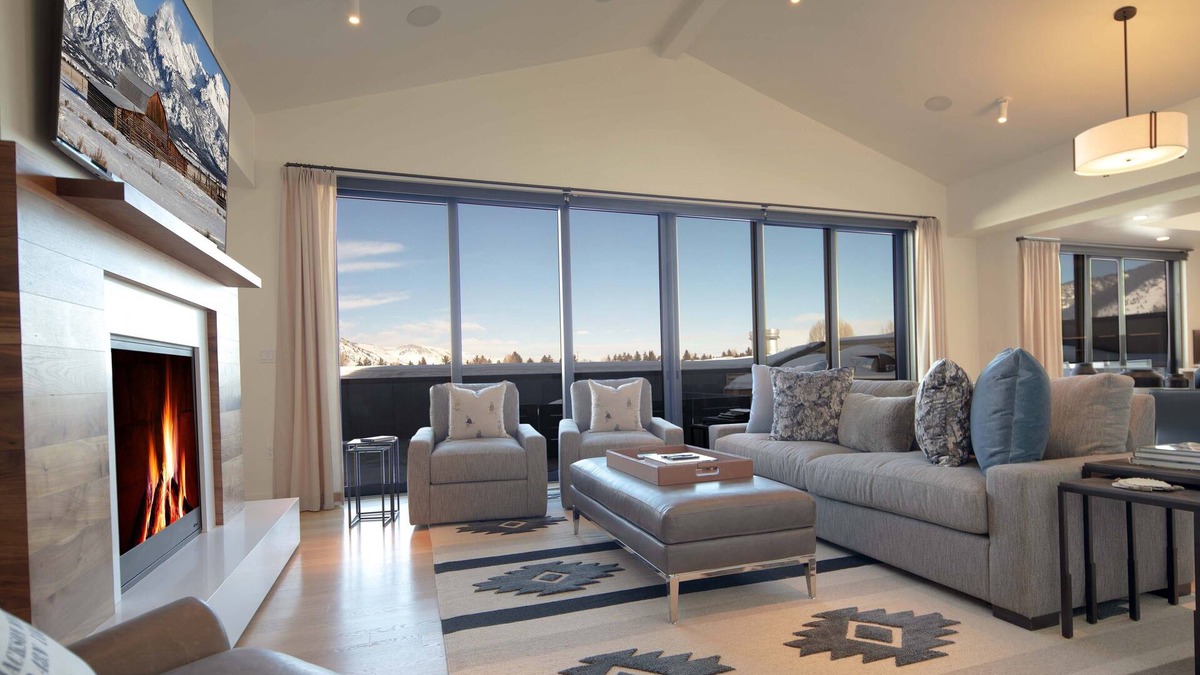 Jackson Condo | Town Hill Penthouse Ski In/Out at Snow King w/Deck w/Hot Tub, A/C, Fireplace