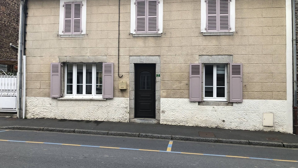Cerences House | Town house, courtyard, garden, 15 minutes from the sea