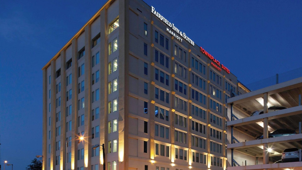 Downtown Dallas Hotel | TownePlace Suites by Marriott Dallas Downtown