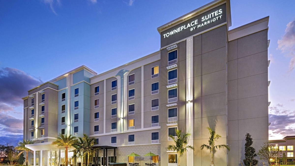 Naples Hotel | TownePlace Suites by Marriott Naples