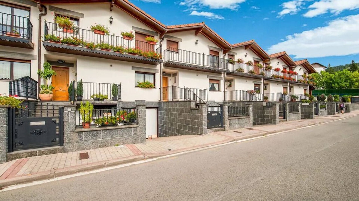 Leitza House | Townhome