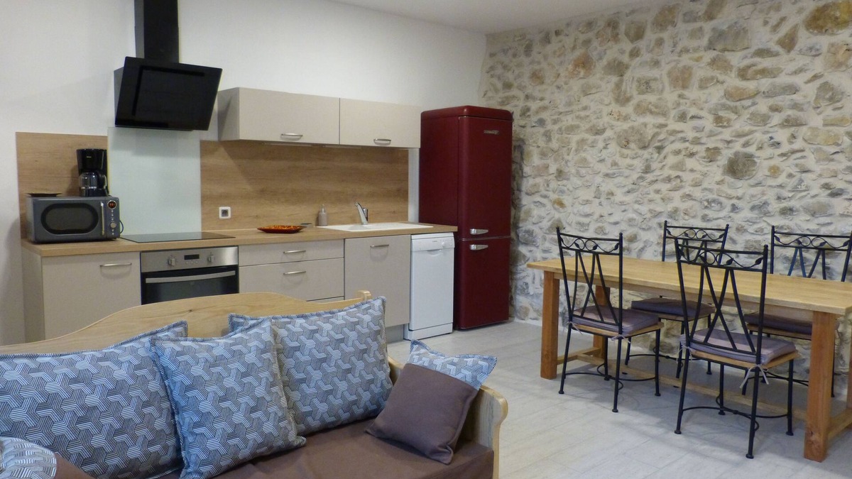 Saint-Remeze House | Townhome