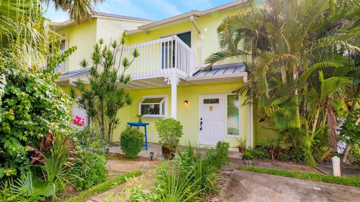 Melbourne Beach House | Townhouse by the Sea - Available Furnished or Unfurnished