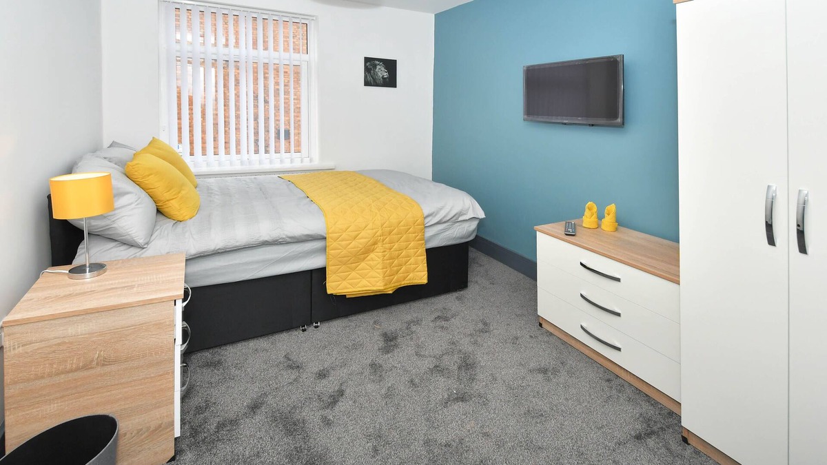 Hanley House | Townhouse @ Eastwood Pl - Double Room with TV
