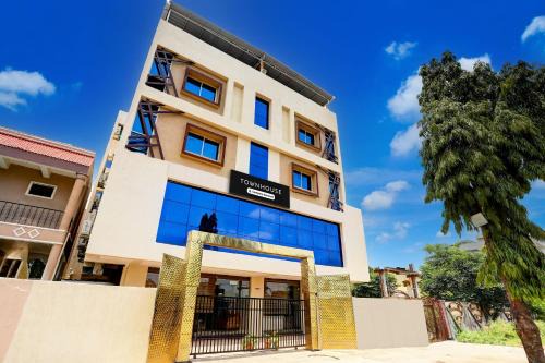 Bhopal Hotel | Townhouse Hoshangabad Road Near Aashima Mall