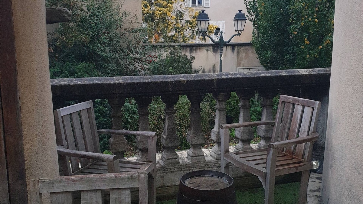 Saint-Amand-Montrond House | Townhouse In Saint-Amand-Montrond With Child Friendly, Security/Safety, Bedding/Linens
