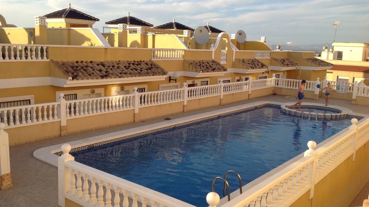 Benijofar Villa | Townhouse in Benijofar with very large, shared pool FREE Wi-Fi & English TV