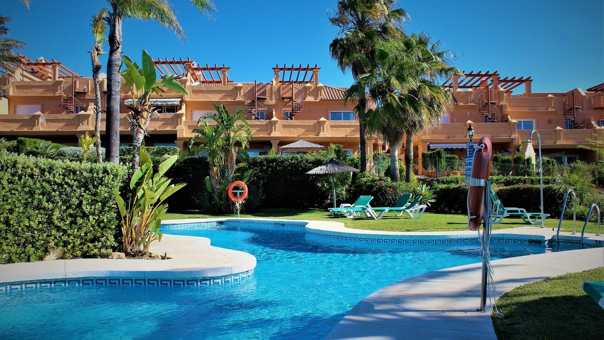Buenas Noches House | Townhouse with sea view in Estepona near Marbella