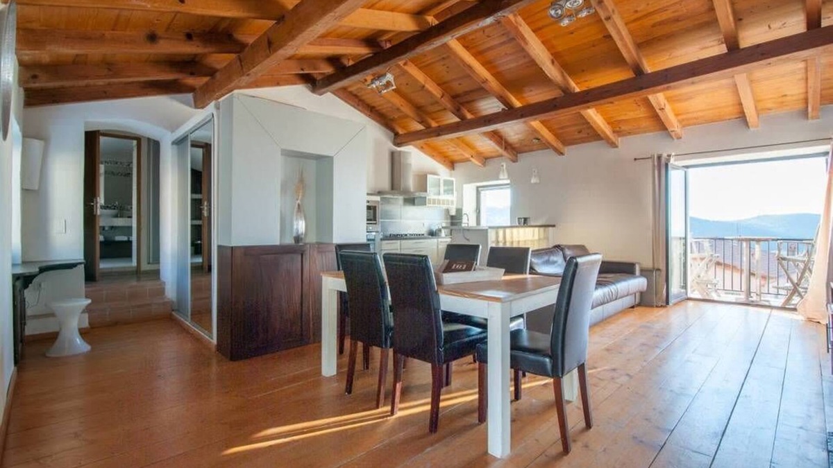 Calenzana Apartment | Très bel appartement Celu : ambiance village et belle vue tout confort