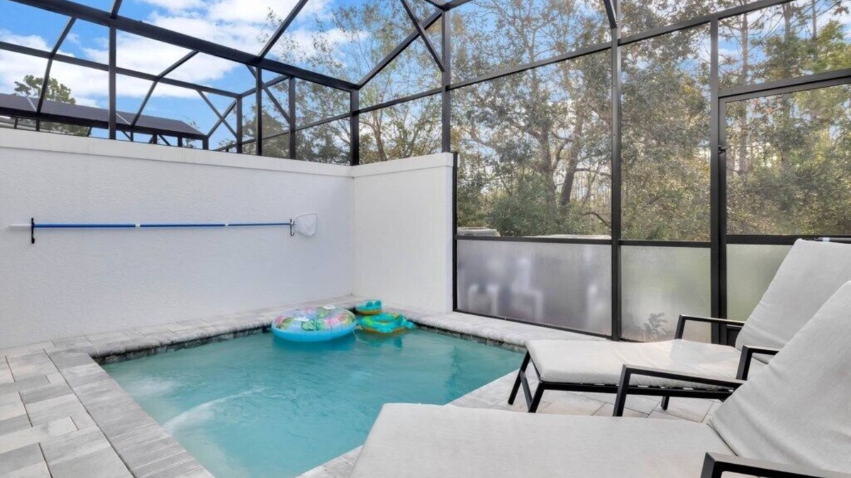 Woodridge House | TR17226 – Stylish 4-Bedroom home with Private Pool & Club Access near Disney