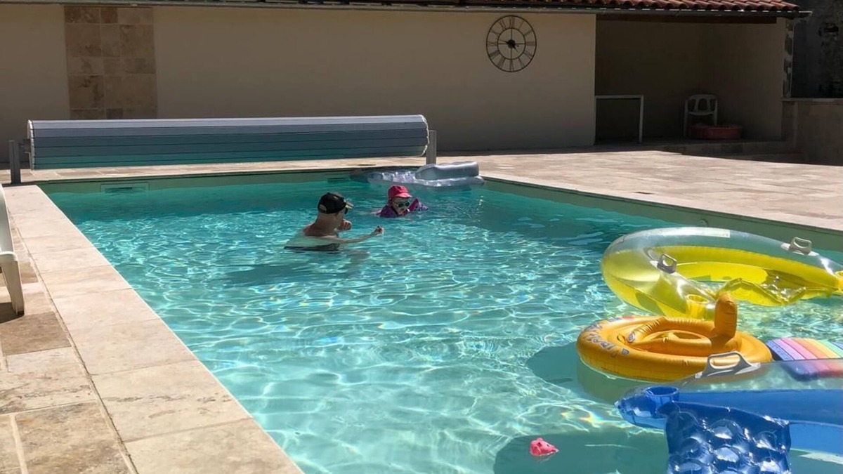 Fontaine Chalendray Cottage | Traditional Charentaise cottage with pool, in the heart of Cognac country