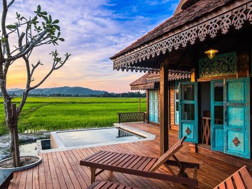 Kampung Lubok Setol Villa | Traditional Malay Studio Villa with Private Pool, 2-4 Pax WIFI