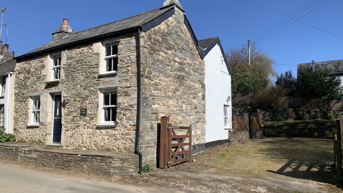 St Teath Cottage | Traditional Cottage, enclosed garden, Trewalder, Nr Port Isaac & surf beaches.
