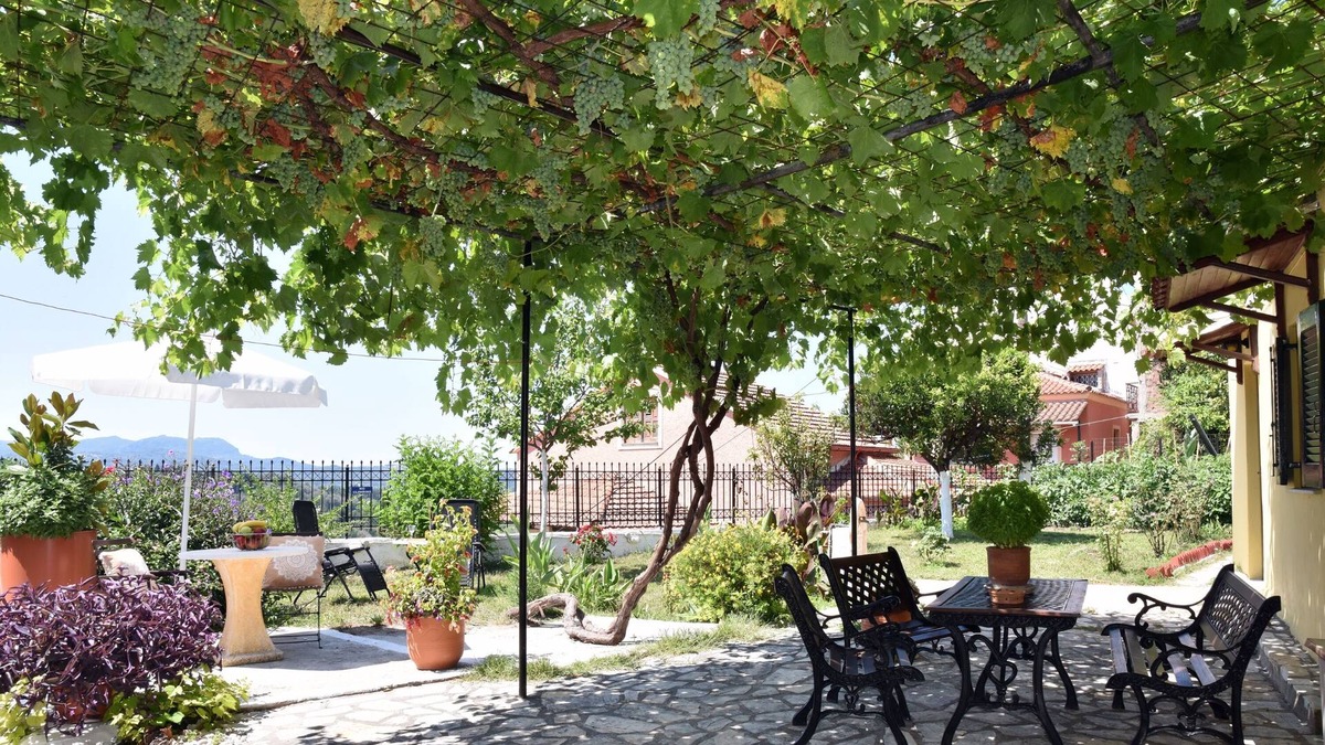 Antipernoi Cottage | Traditional Cottage on the hillside of Antiperni