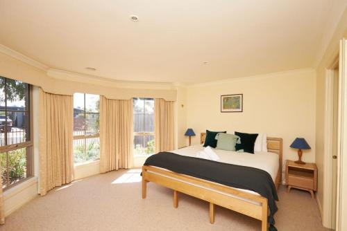 Torquay House | Traditional Escape