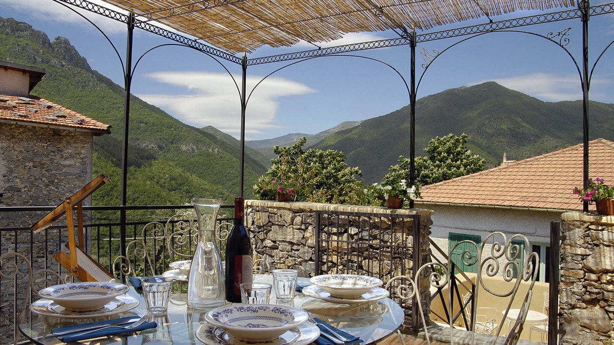Castelbianco Apartment | Traditional house in the countryside at 20 km from Alassio