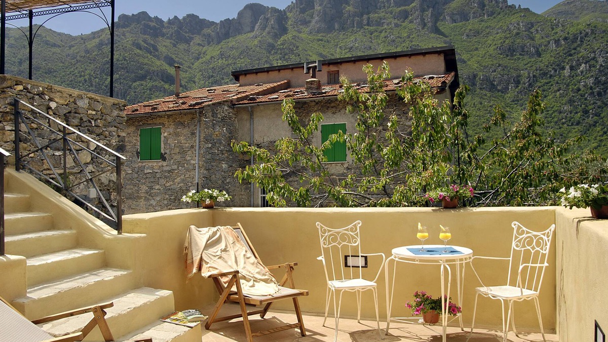 Castelbianco Apartment | Traditional house in a medieval village, 20 min from Alassio's beach