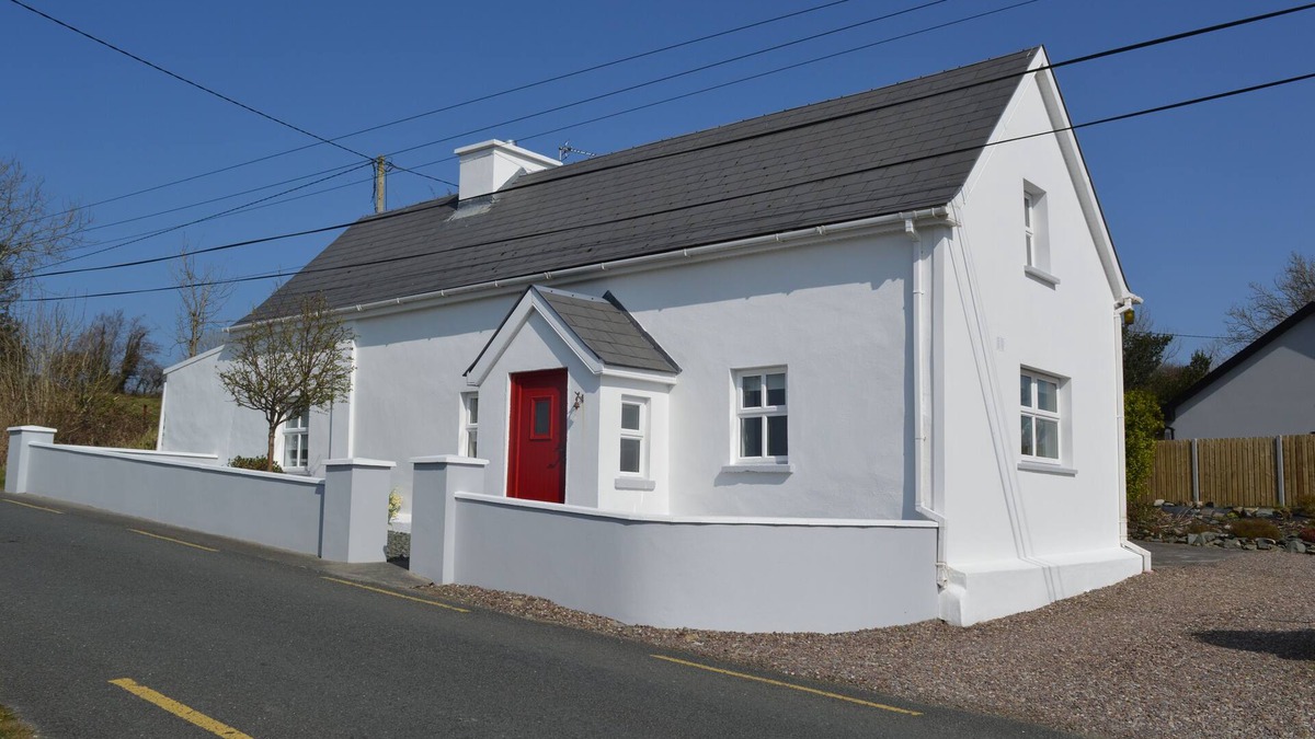 Killarney Cottage | Traditional Irish Cottage in Aghadoe With Stunning Views