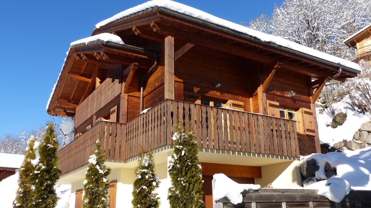 Verchaix Ski Chalet | Traditional modern chalet, 5 double bedrooms sunny location with beautiful views