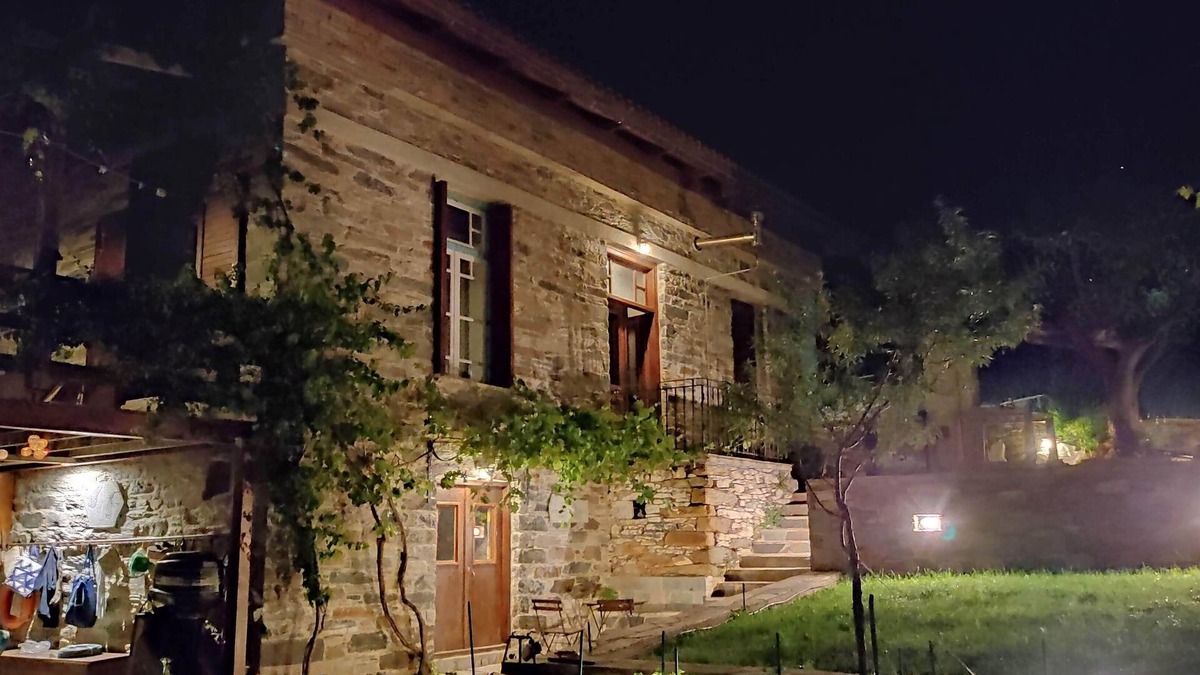 Marmari Villa | Traditional renovated stone house - 5 min from the beach!