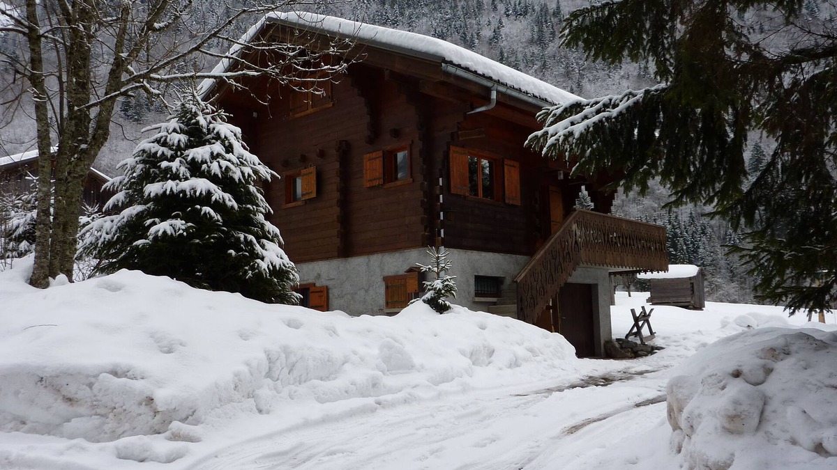 Sixt-Fer-a-Cheval Ski Chalet | Traditional Ski Chalet with Stunning Views