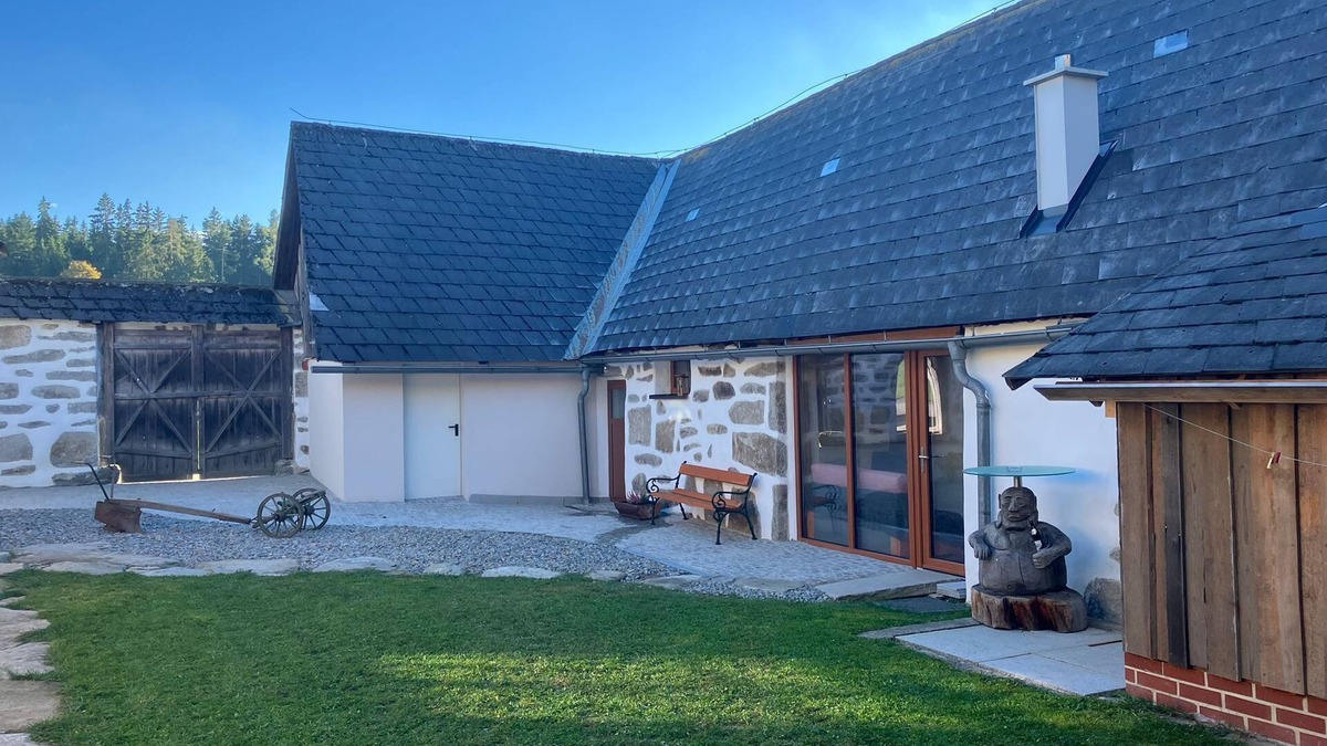 Liebenau House | Traditional square farm In a quiet, natural location with a great atmosphere!