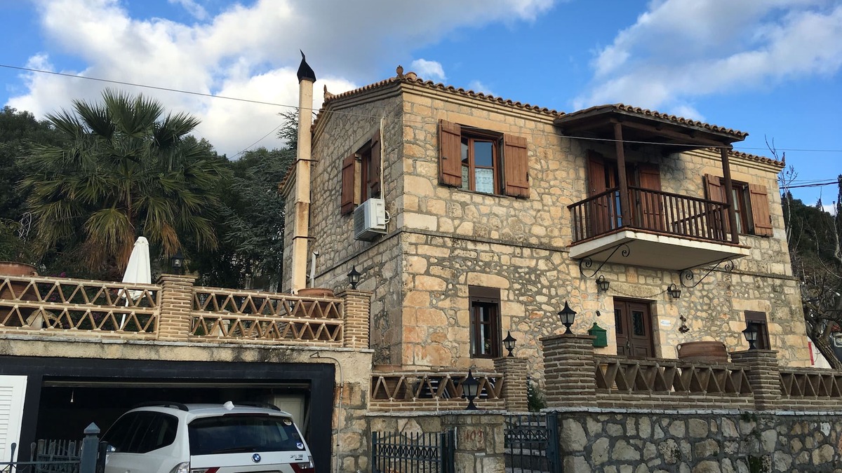 Paliki Villa | Traditional Stone 2 bed Villa,family friendly,relaxing place,near town and beach