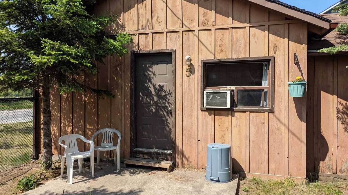Wasaga Beach Cottage | Traditional Tiny Wood Cottage #5 Camping style Cottages 5 minutes to the beach!