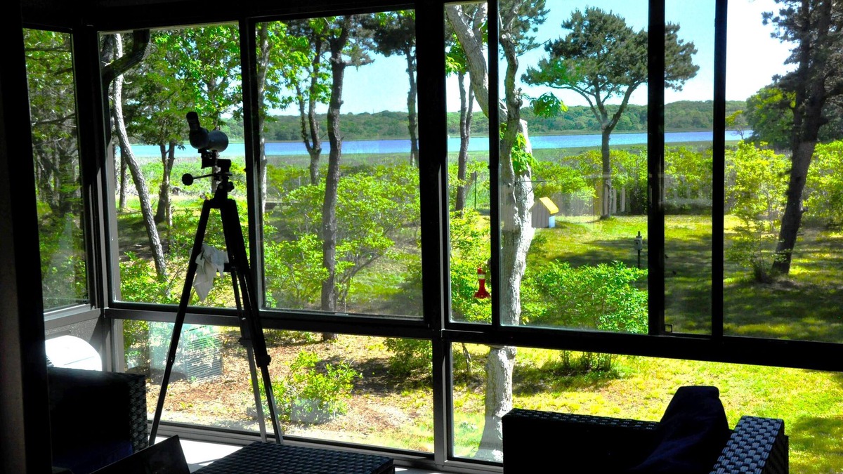 Adamsville House | Traditional waterfront cottage on Horseneck Beach