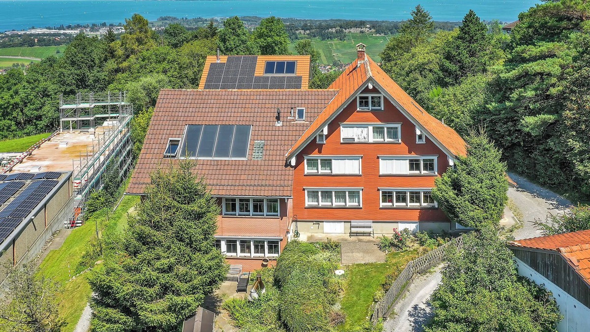 Wolfhalden Apartment | traditionelles Appenzeller Haus mit atemberaubender Bodenseesicht