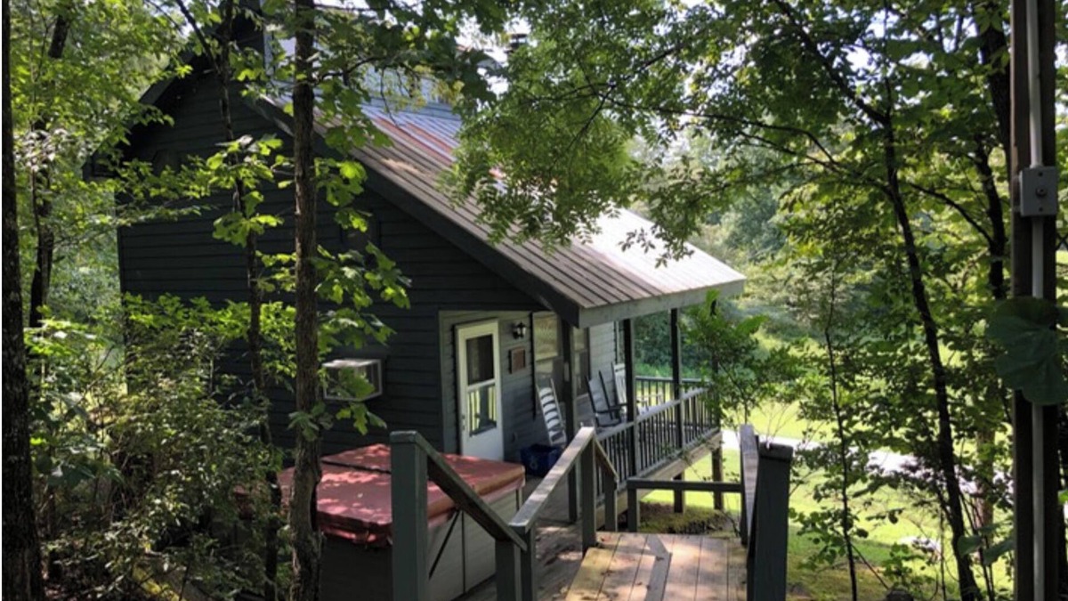 Townsend Cabin | Trail's End Cabin at Country Manor Acres