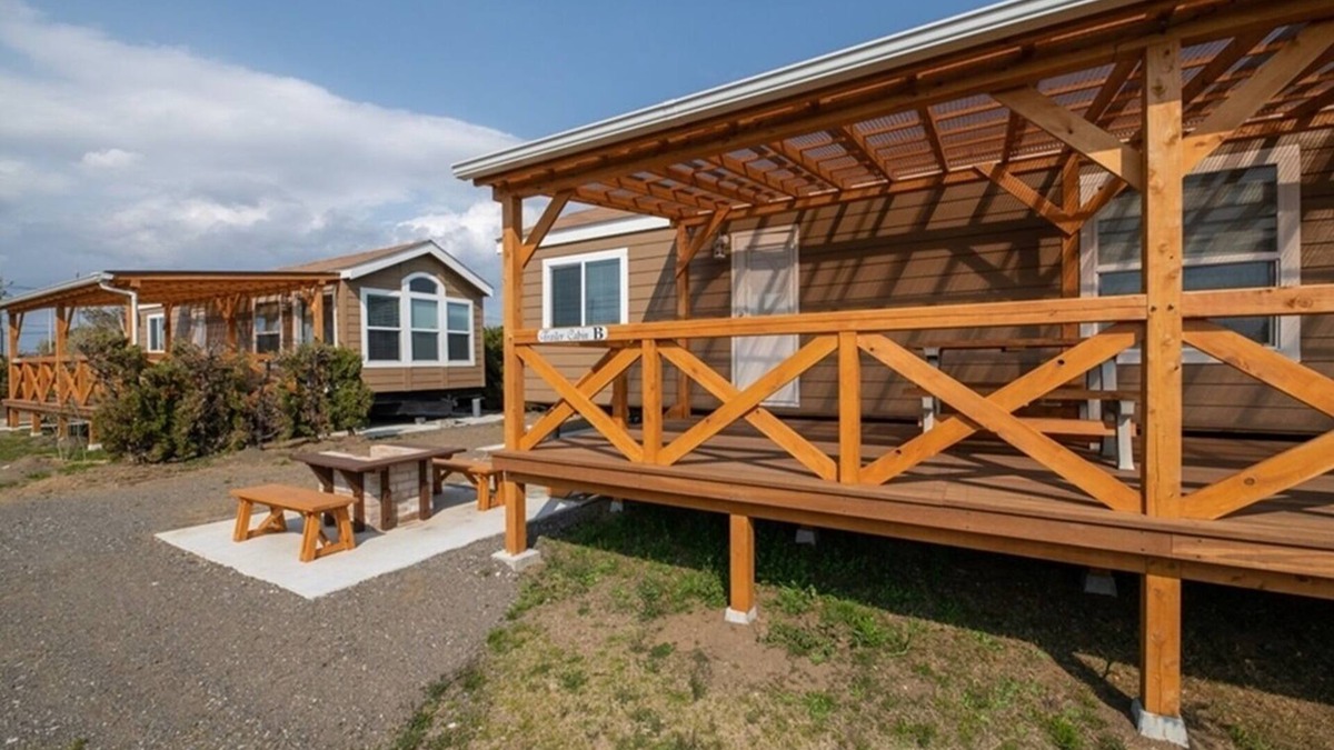 Asahi RV Rental | Trailer cabin Bedding included for up to 2 people/Asahi City Chiba
