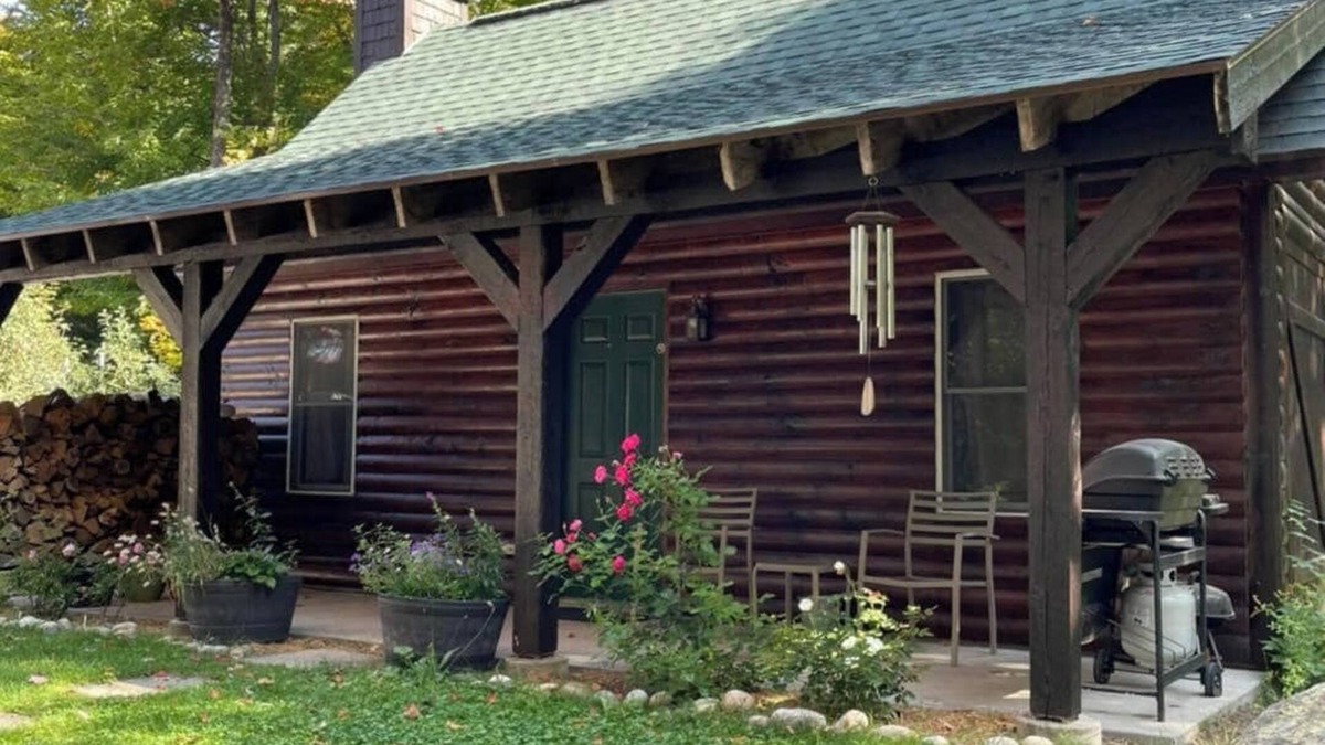 Grand Marais Cabin | Trails End: Cozy Cabin, Private, Secluded between Seney & Grand Marais MI