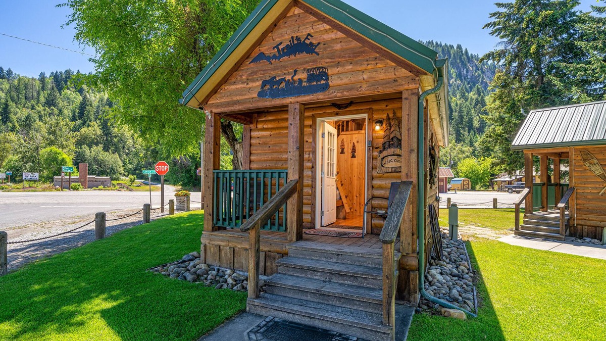 Northport Cabin | Trails End
