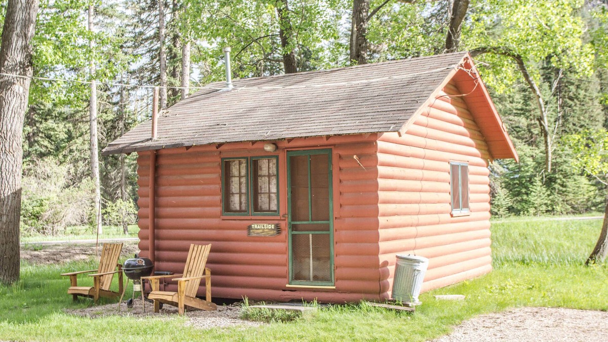 Cheyenne Crossing Cabin | Trailside Cabin near Spearfish Cabin