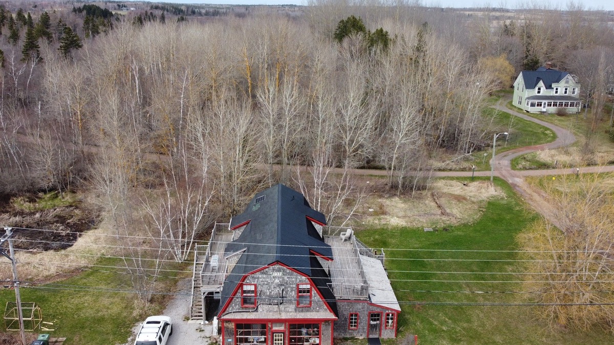 Mount Stewart Hotel | Trailside Inn