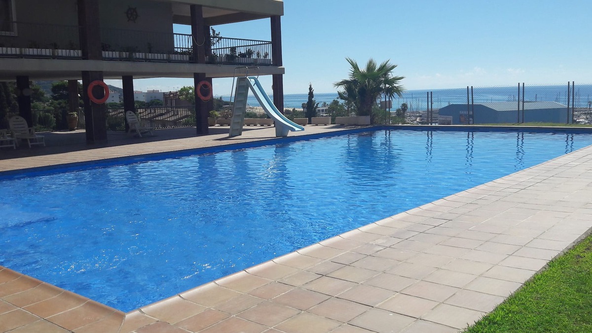 Sant Andreu de Llavaneres Apartment | Tranquility with pool by the sea